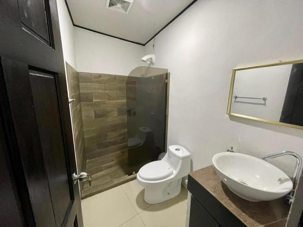 Apartamentos Cielo #1, Airport Juan Santamaria Alajuela ภายนอก รูปภาพ
